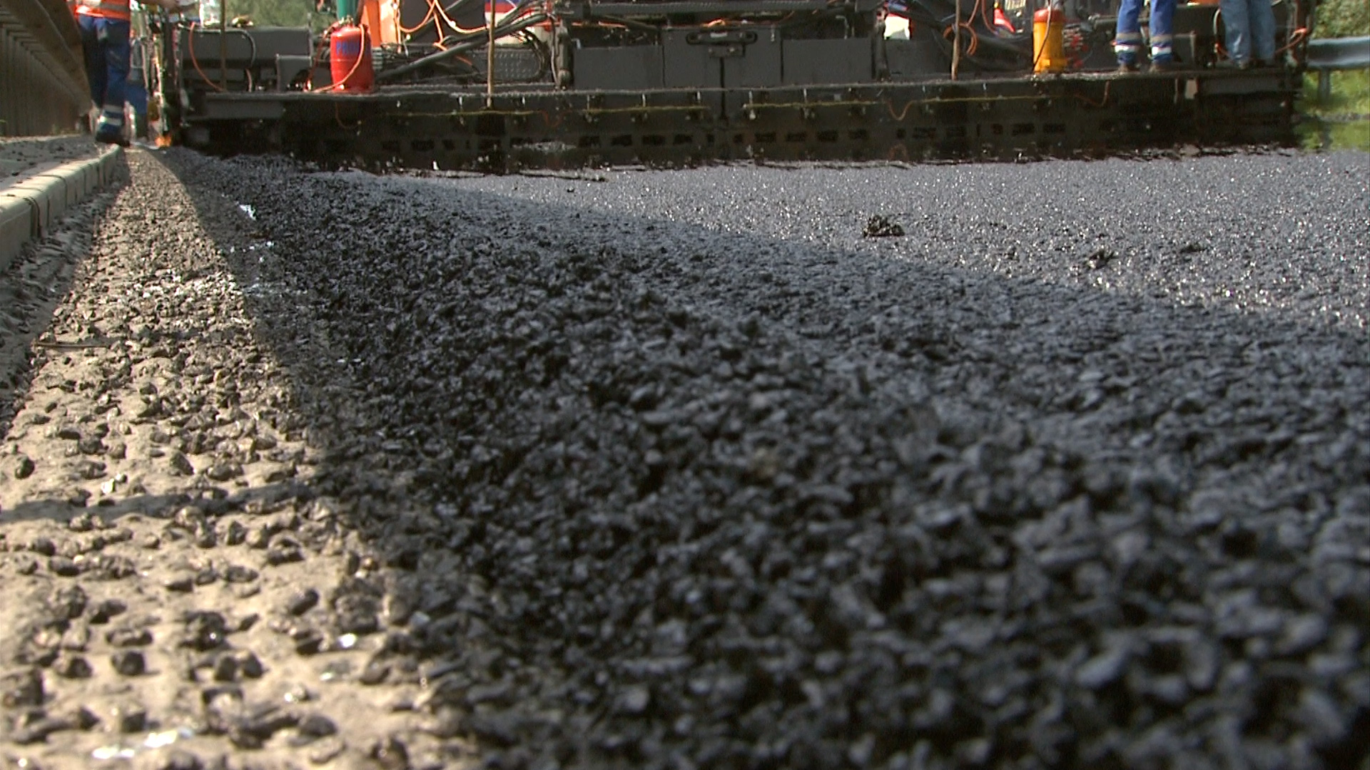 Wenn Infrastruktur geplant wird, bereitet Eurovia den Weg. Im Imagefilm präsentiert furore das große Leistungsspektrum des Spezialisten für den Verkehrswegebau.