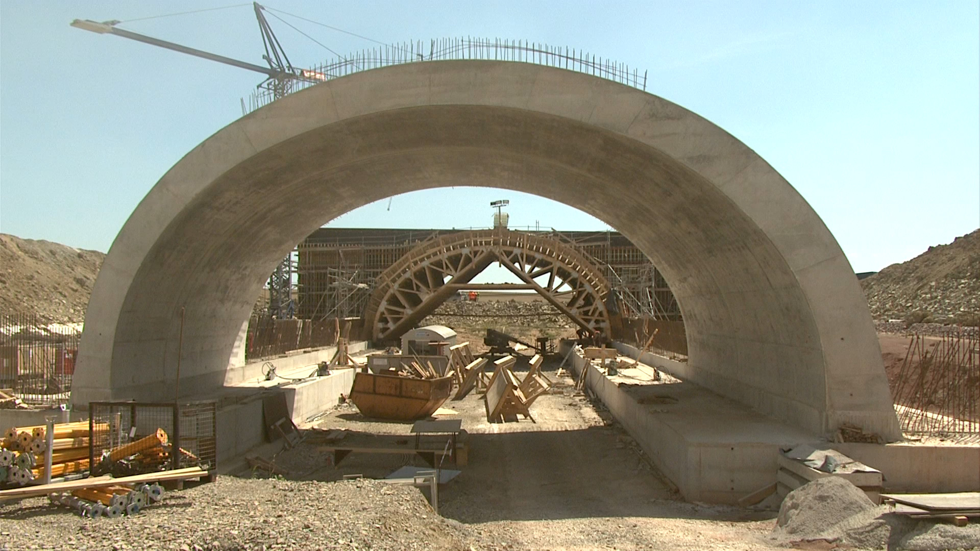 Wenn Infrastruktur geplant wird, bereitet Eurovia den Weg. Im Imagefilm präsentiert furore das große Leistungsspektrum des Spezialisten für den Verkehrswegebau.