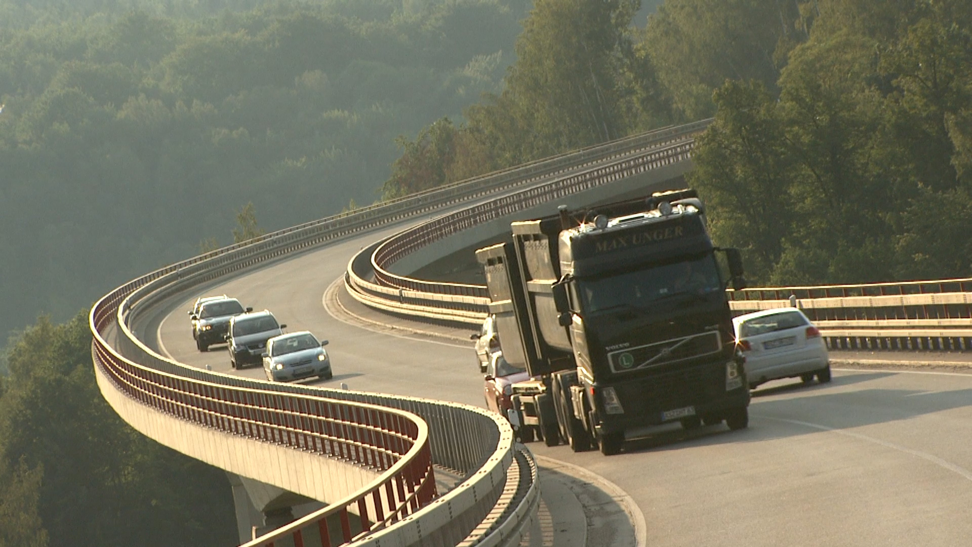 furore Projekt Messetrailer Eurovia Dynamisch inszenierter Messetrailer von furore Strategie + Werbung porträtiert das Unternehmen in imageorientierten Einstellungen